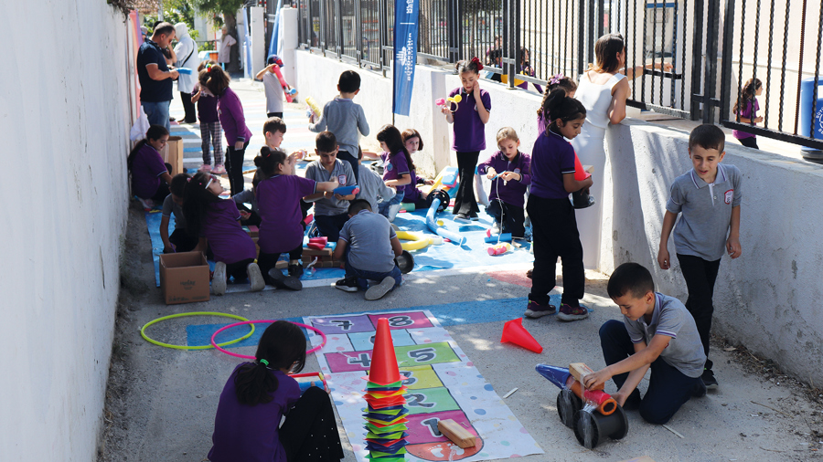 Streets Transforming for Children}