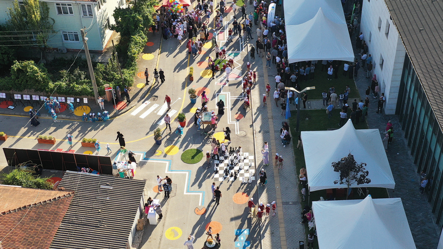 Streets Transforming for Children}