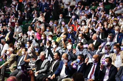 Publicness Emerging from the Shadow: New Opportunities of Participation in Cities