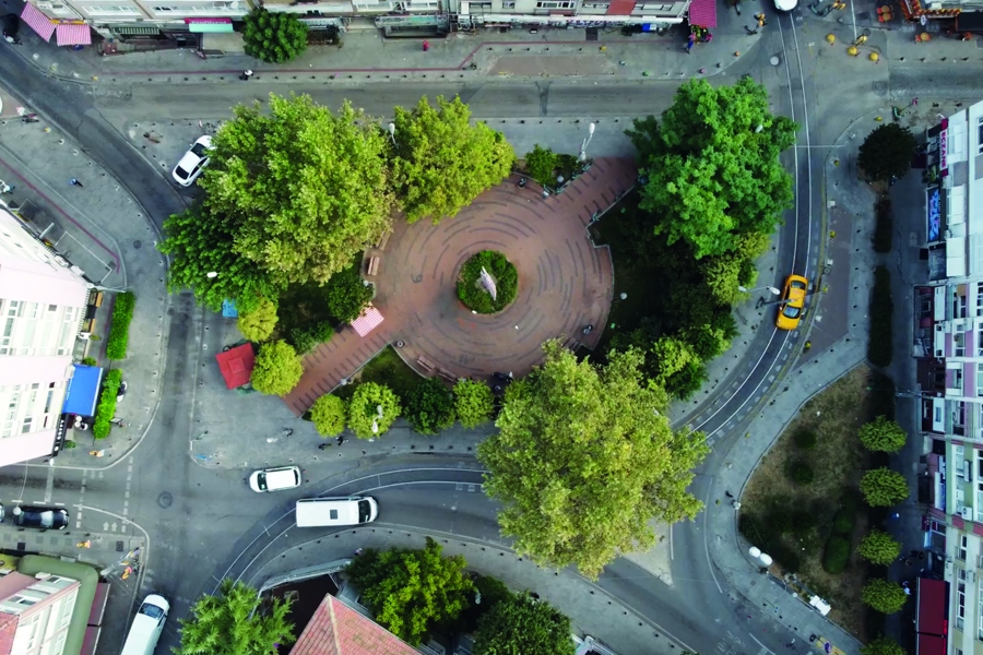 Sokaklar Çocuklar İçin Dönüşüyor}
