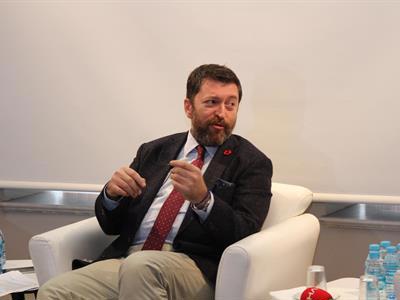 Sosyal Mahremiyet Konusu Gündeme Geldi}