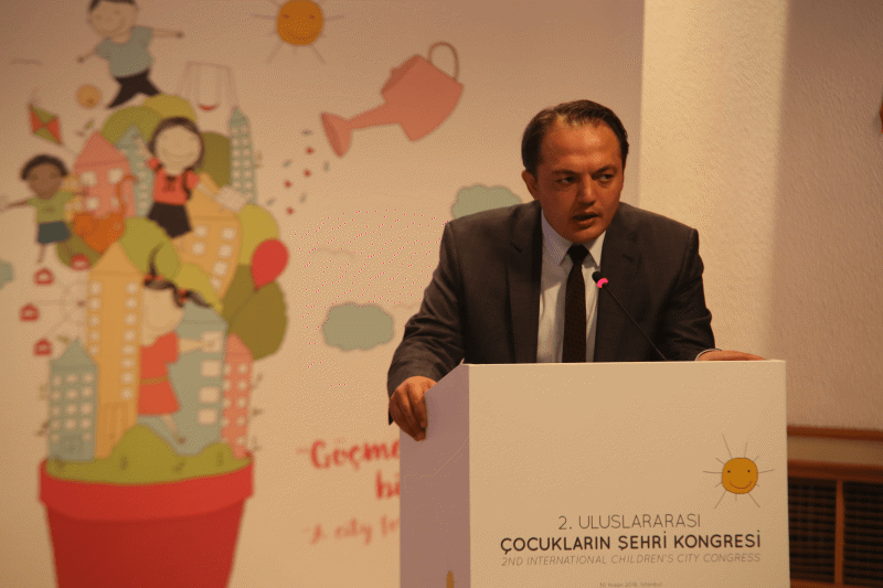 Göçmen Çocuk İçin Bir Şehir}