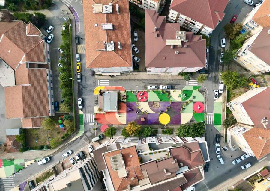 Sokak Dönüştürme Uygulaması ile Gebze'de Çocuklar ve Yayalar Güvenli Bir Kamusal Alan Kazandı}