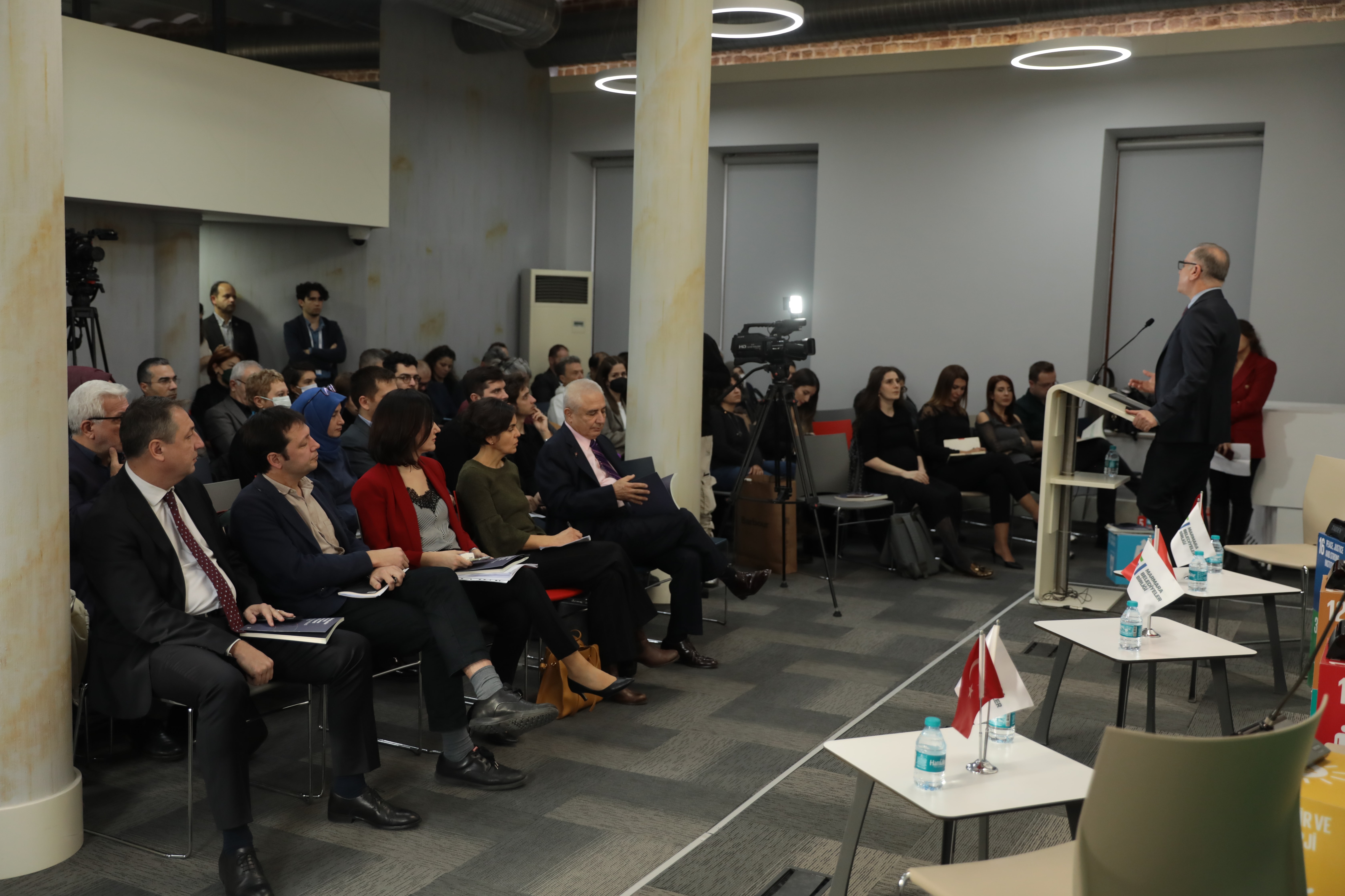 Sürdürülebilir Kalkınma Amaçlarının Yerelleşmesi: Marmara Bölgesi Örneği Raporunun Lansmanı Yapıldı}