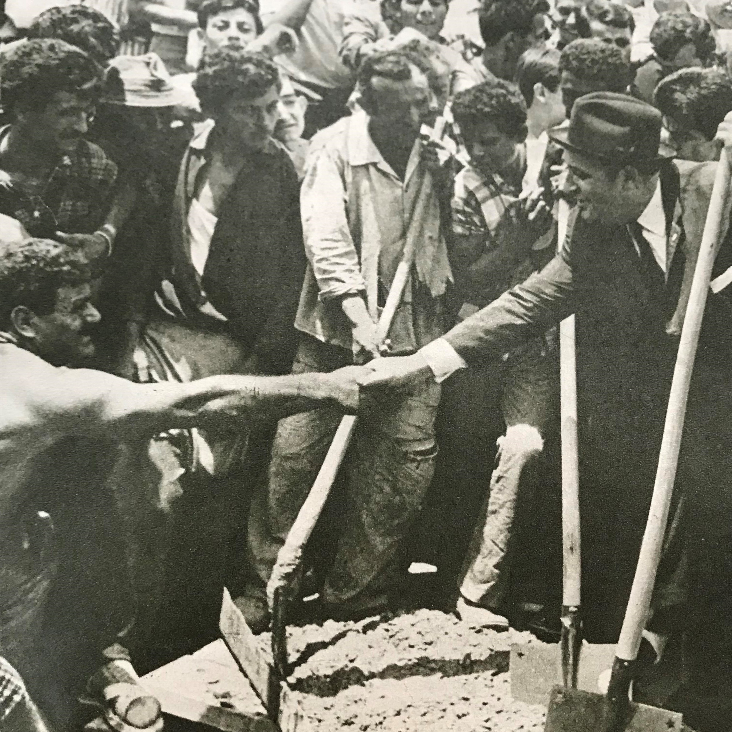 Demirel’in “Gecekondu”su}