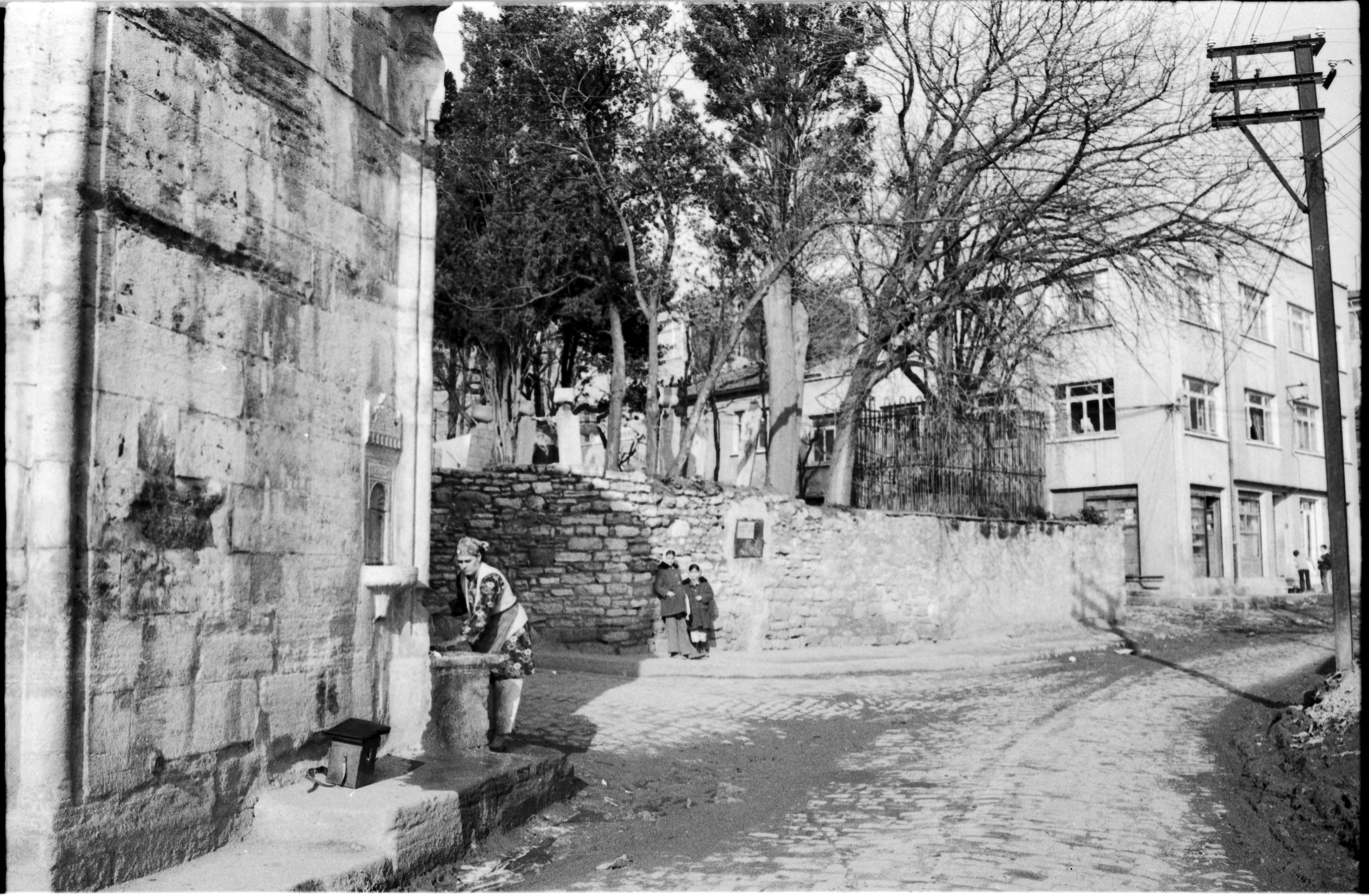 Çeşmelerden Şebekelere Suyun Tarihi}